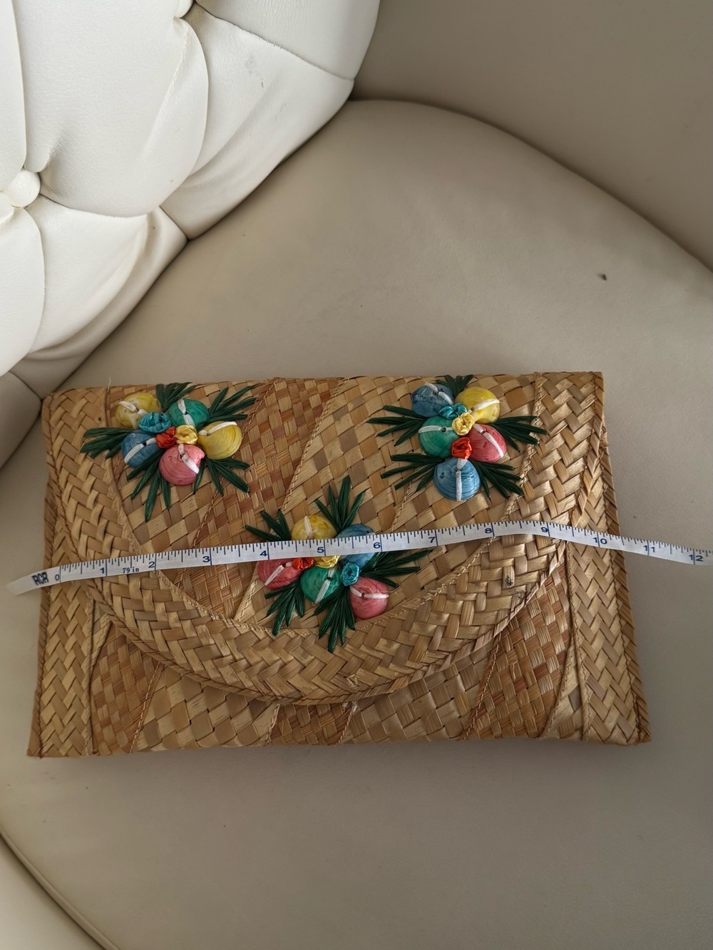 Handwoven Straw Floral Appliqué Clutch - Natural with Multicolor Flowers - Picture 6 of 7